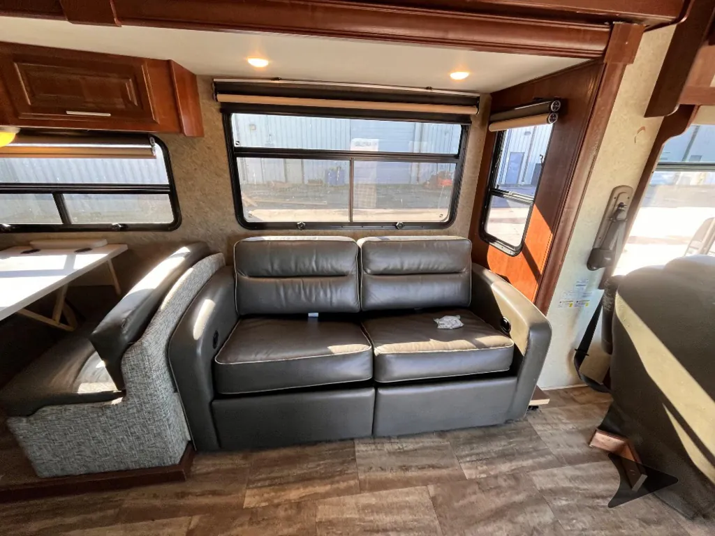 2017 Forest River Georgetown 364TS, Photos photo 26