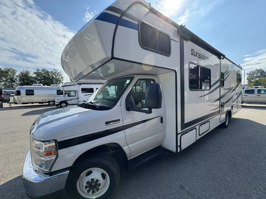 2022 Forest River Sunseeker 3250DS LE — Photo 7
