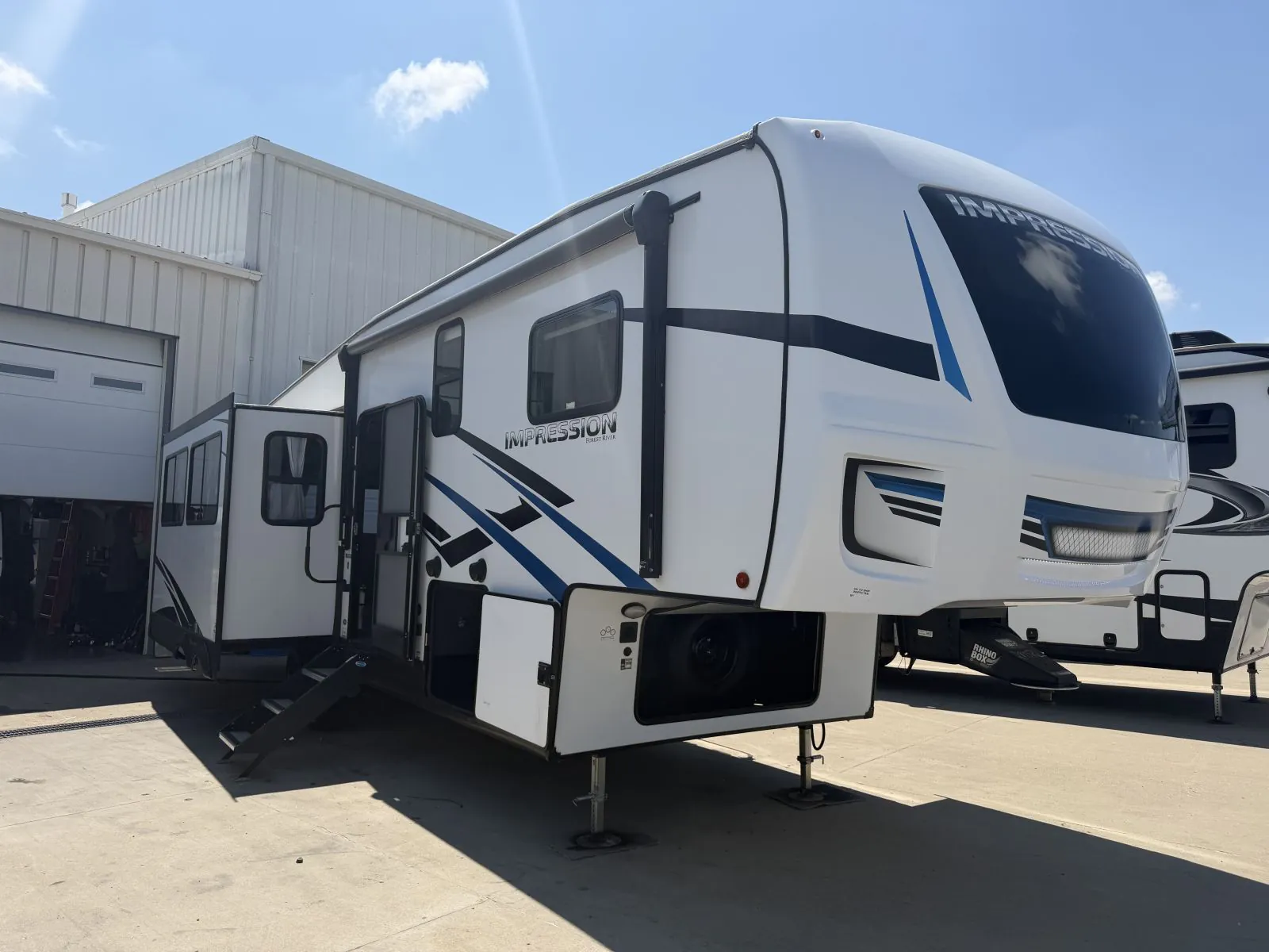 2020 Fleetwood Flair 32S - Photo 4