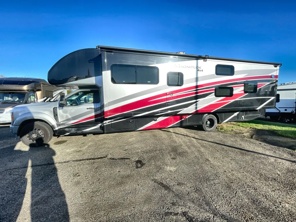 2024 Thor Motor Coach Magnitude RS36, Photos photo 6