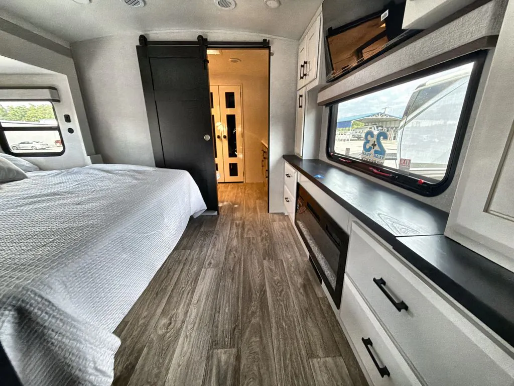 2027 Jayco Pinnacle 36FBTS, Photos photo 37