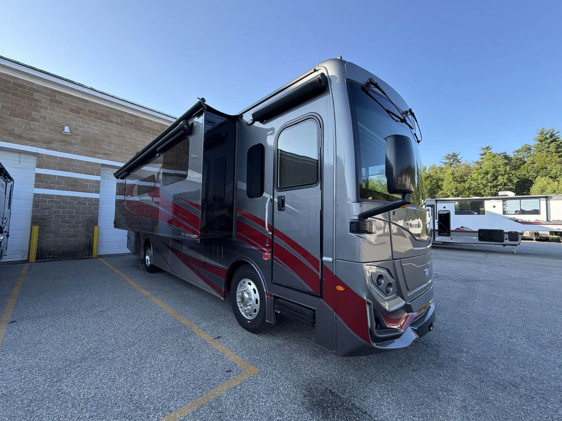 2022 Fleetwood Frontier 34GT - Photo 2