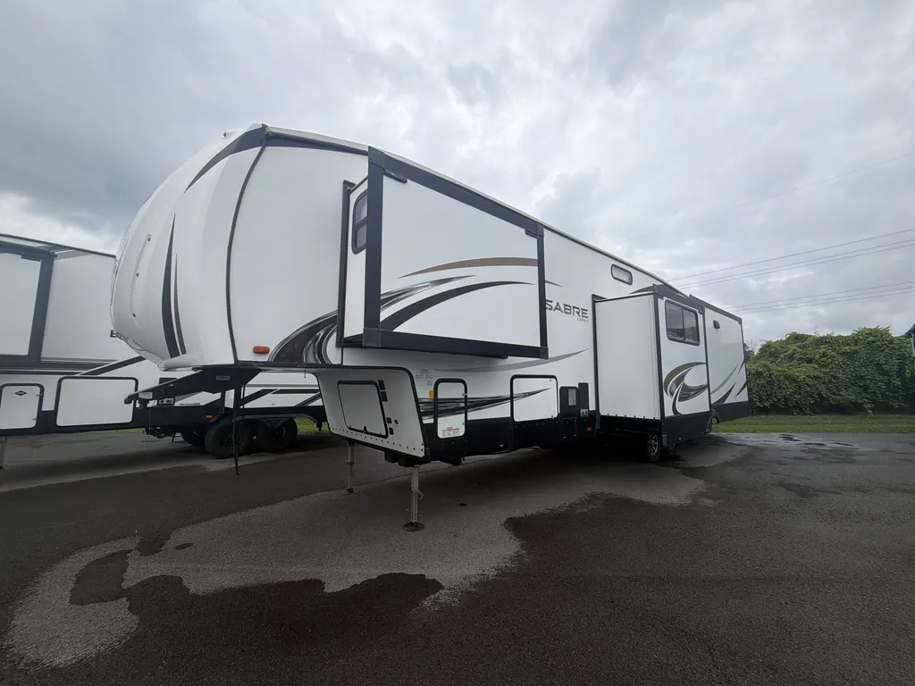 2021 Forest River Sabre 36BHQ, Photos photo 4