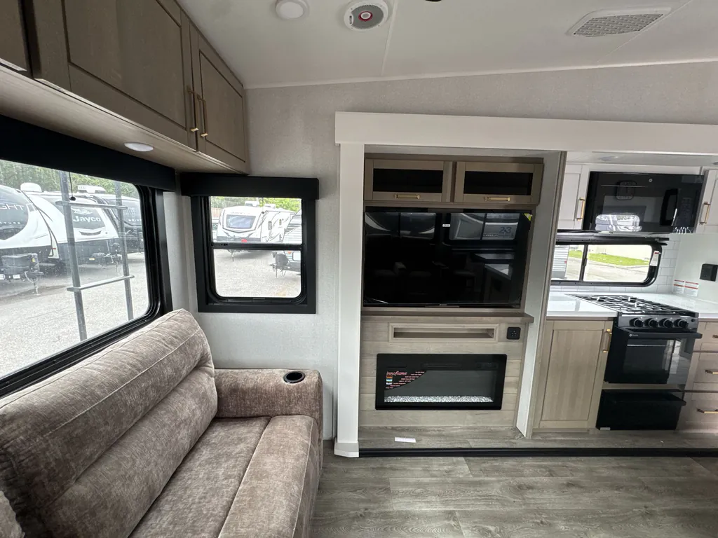 2026 Jayco Eagle 321RSTS, Photos photo 13