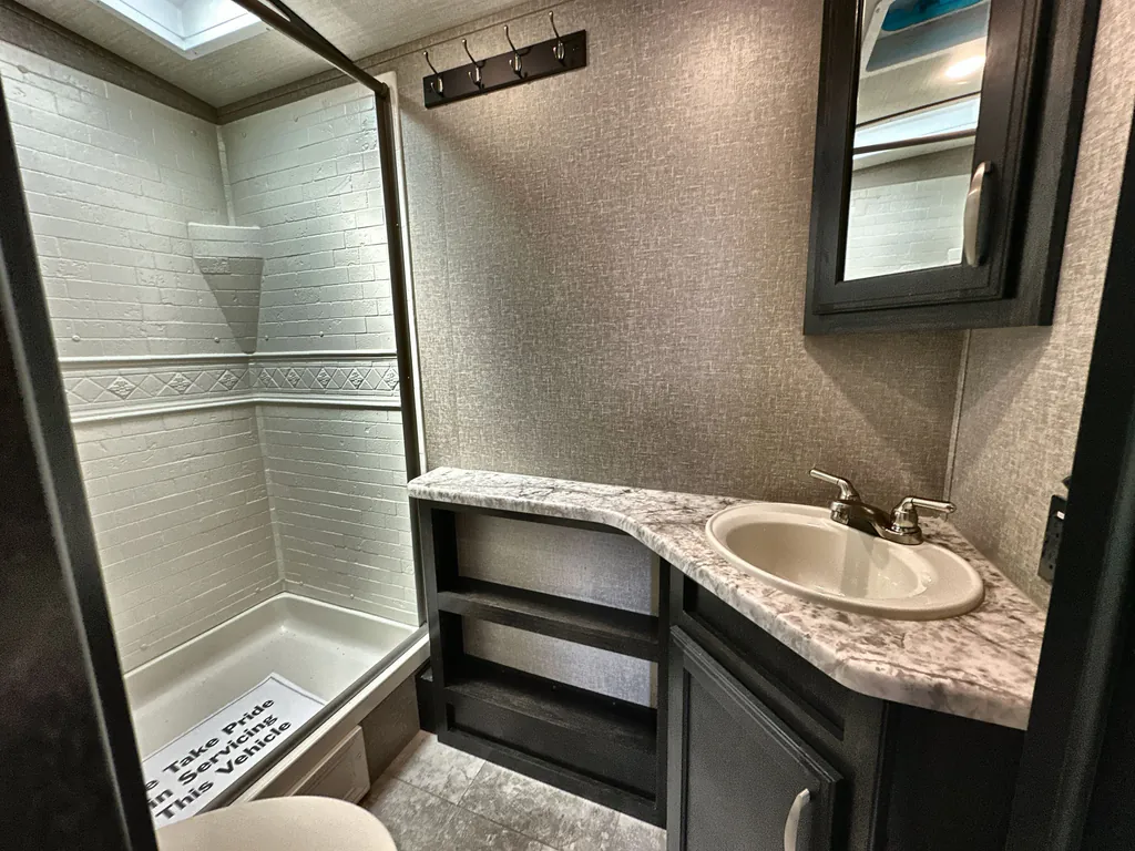 2019 Grand Design Imagine 2800BH, Photos photo 17