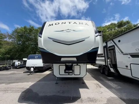2021 Keystone Montana 3121RL - Photo 3