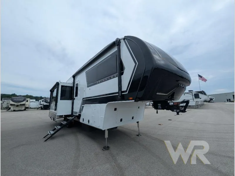 2027 Brinkley Model Z New    3210 - Main photo
