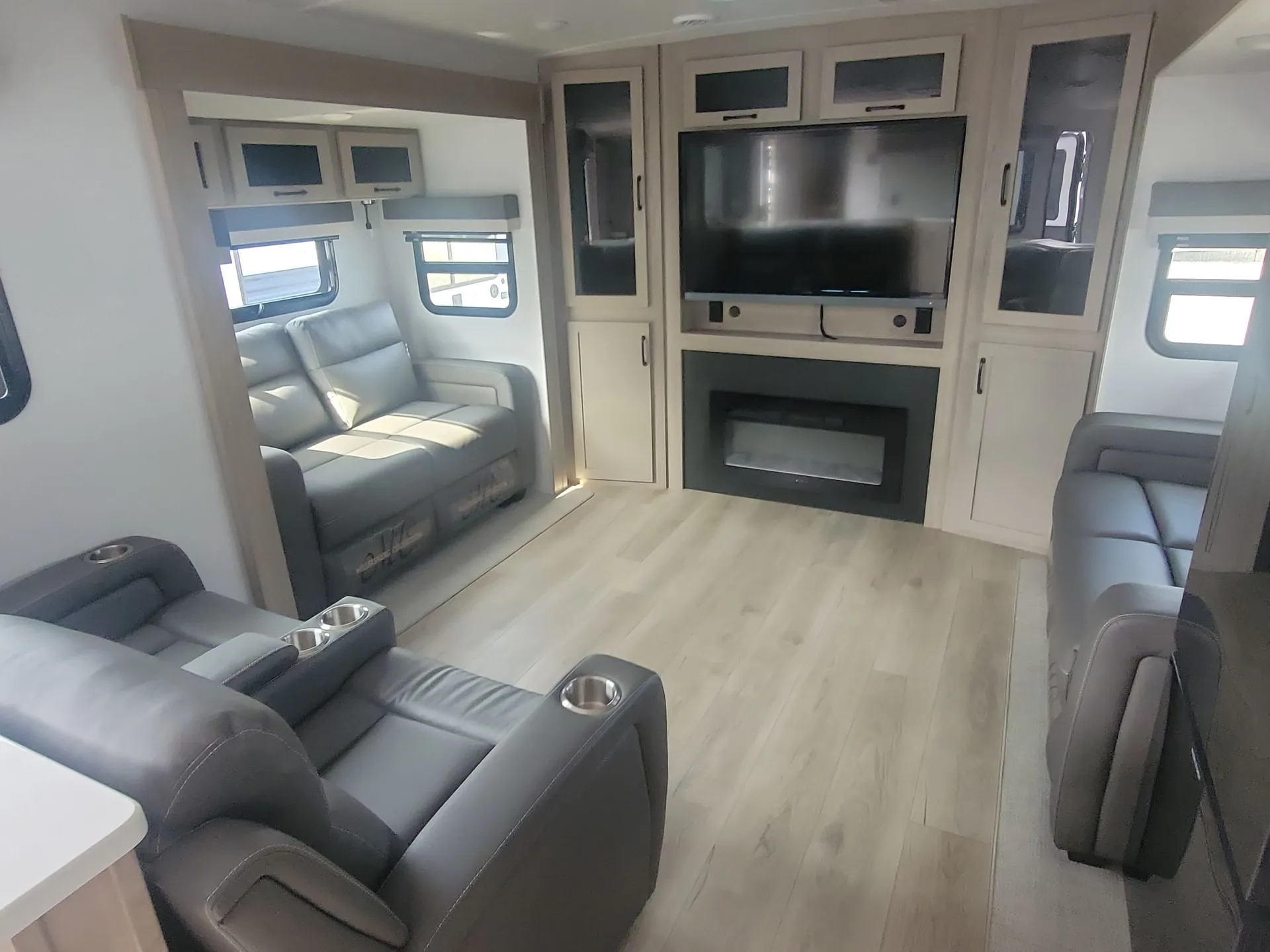 2025 Forest River Flagstaff Super Lite 29RLS — living area main