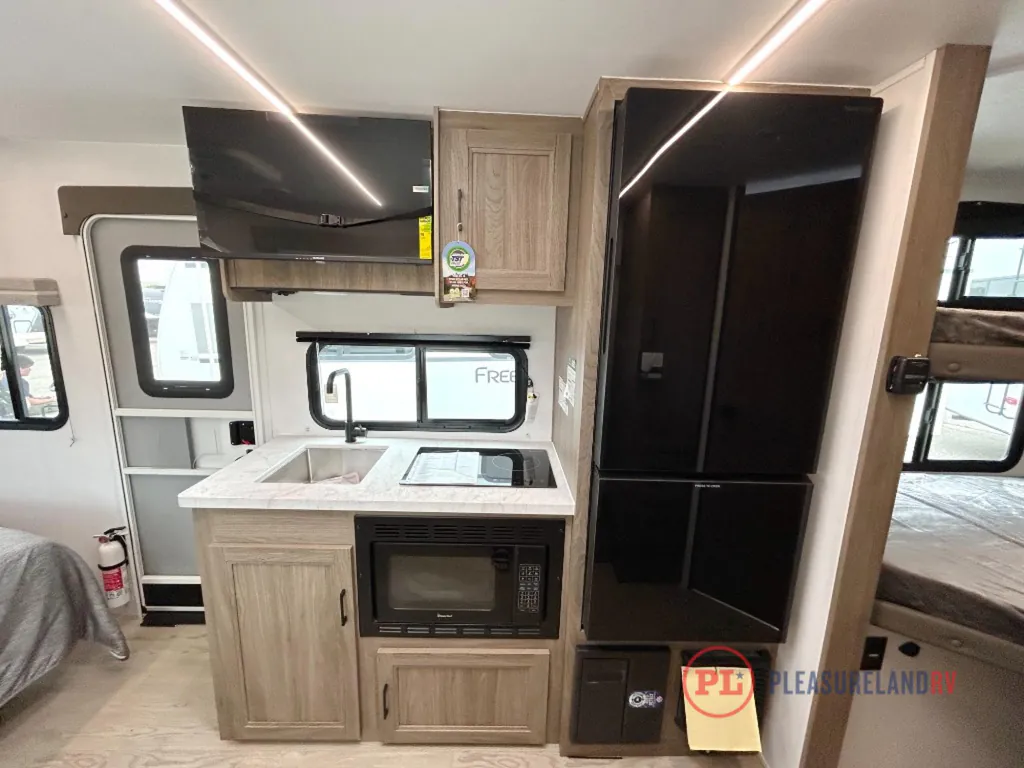 2026 Coachmen Freedom Express Select 21SE, Photos photo 12
