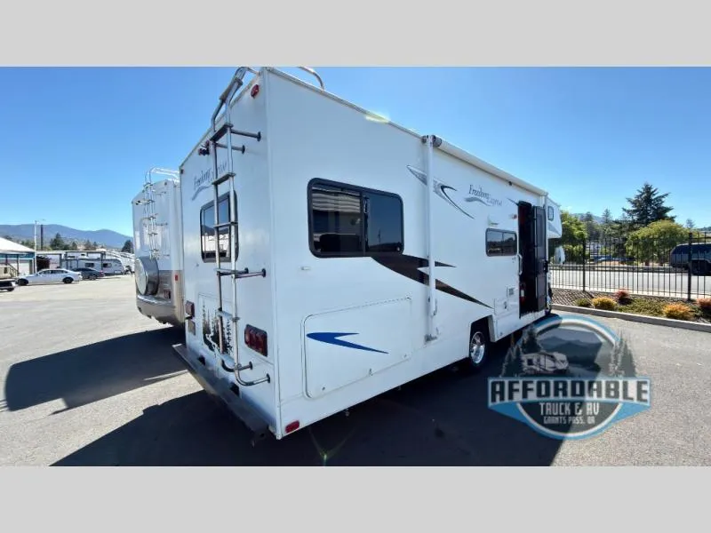 2008 Coachmen RV Freedom Express 26SO - Photo 2