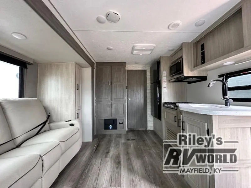 2026 Coachmen Catalina Summit Series 8 231MKS - Photo 3