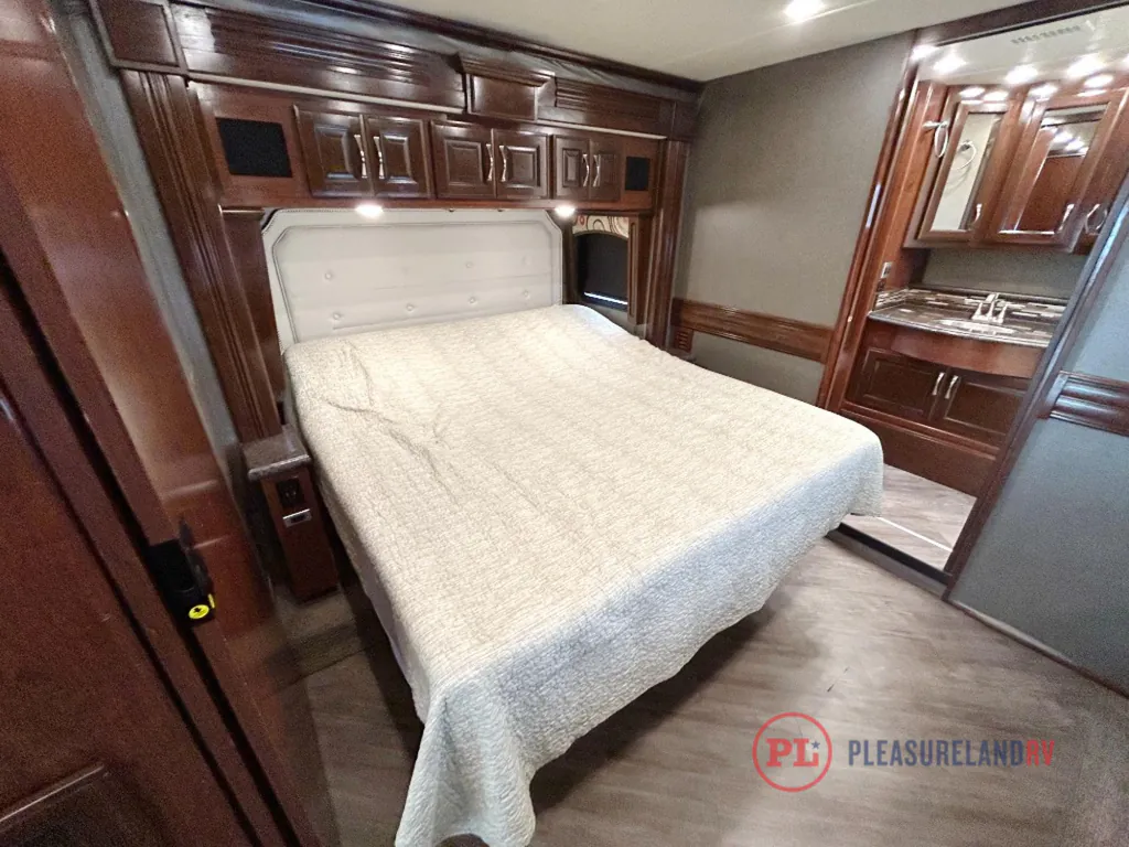 2018 Fleetwood Pace Arrow LXE 38N, Photos photo 23