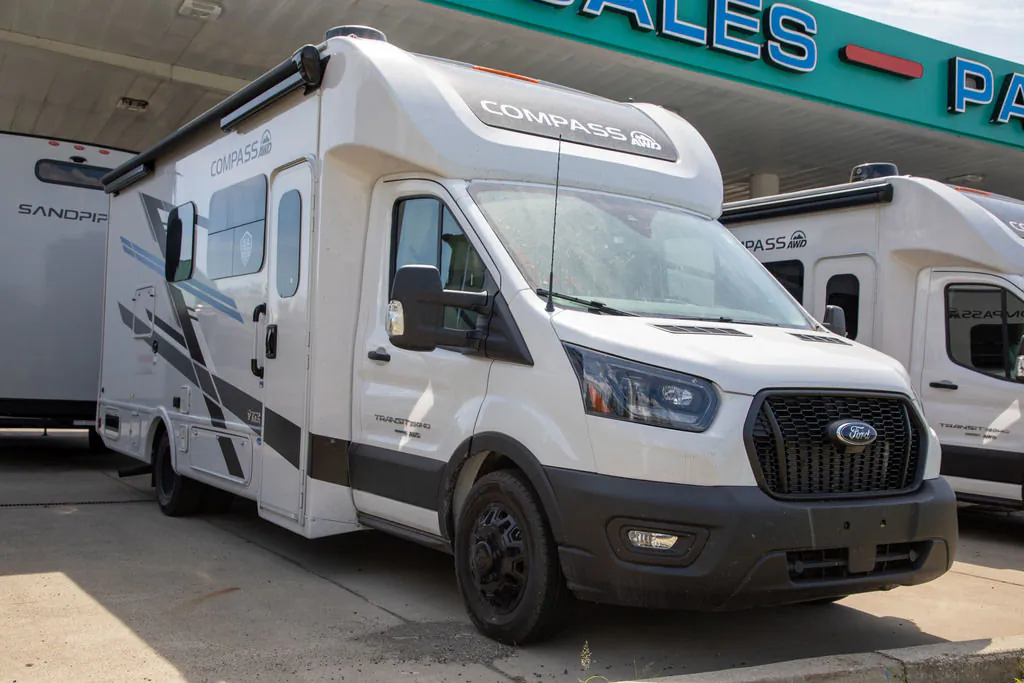 2026 Thor Motor Coach Compass 24JG - Photo 2