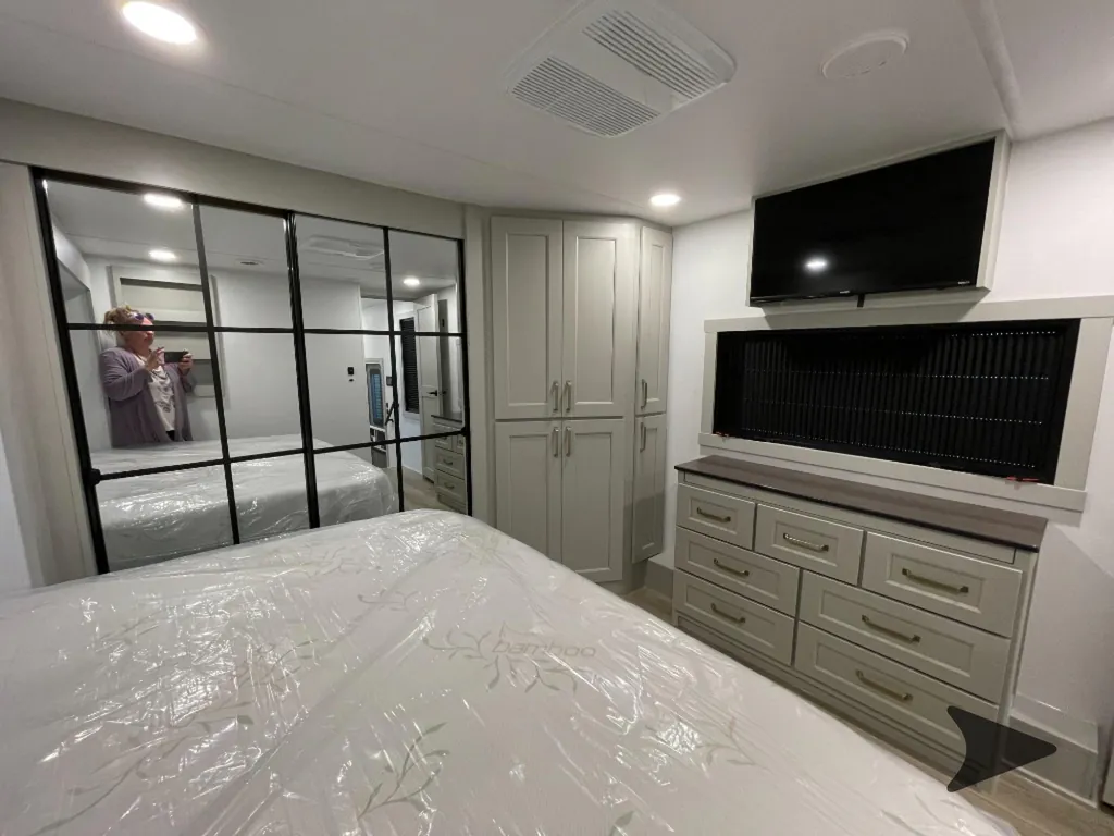 2026 Brinkley Model G 4100, Photos photo 43