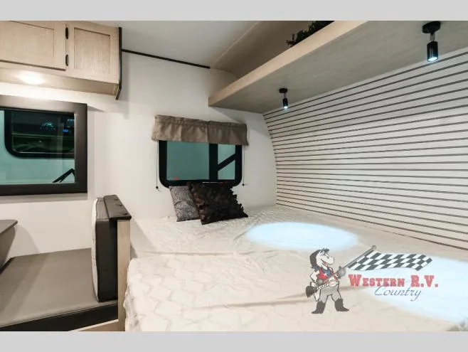 2026 Shasta RVs Compact 18DBL - Photo 4