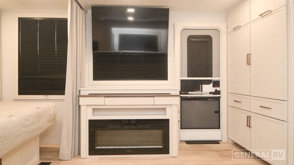 2026 Brinkley Model I 235, Photos photo 12