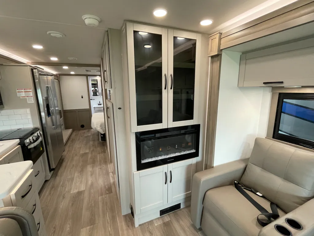 2027 Entegra Coach Vision XL 36C, Photos photo 16