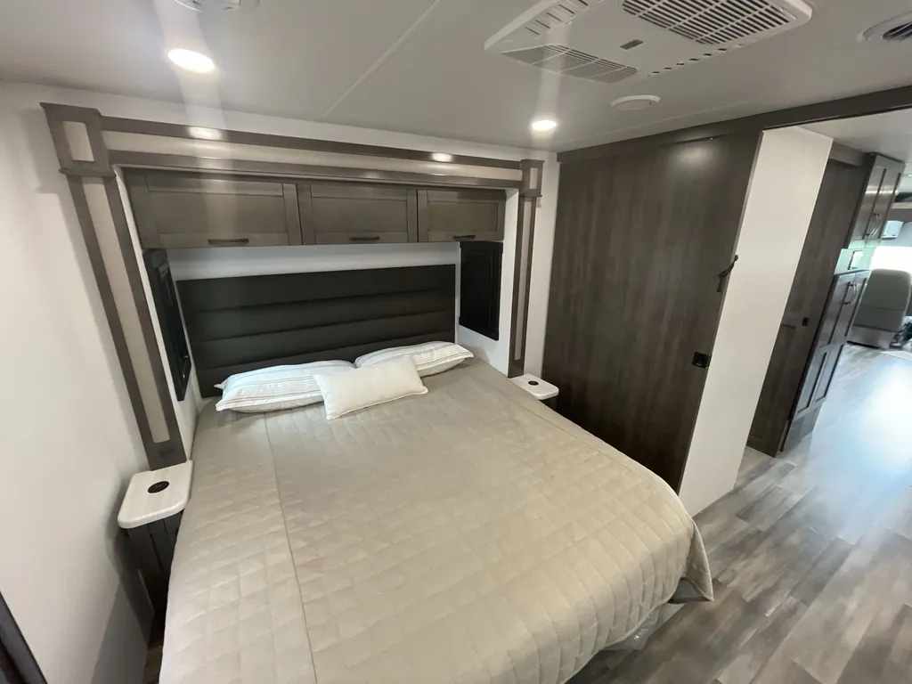 2026 Entegra Coach Vision XL 36C, Photos photo 15