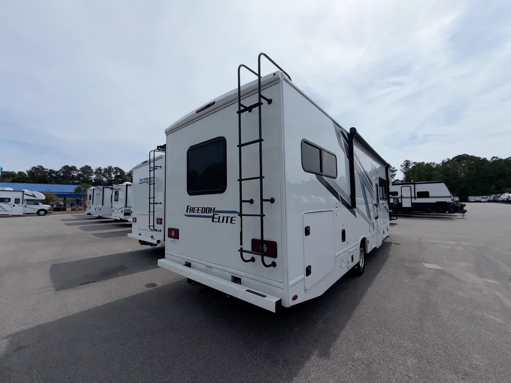 2026 Thor Motor Coach Freedom Elite 31FE, Photos photo 3