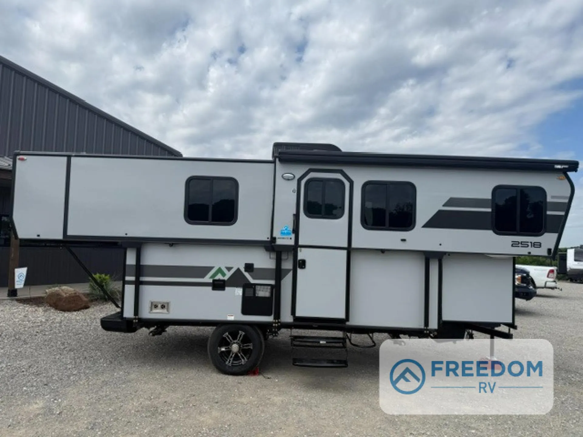 2026 TrailManor 2518 Series 2518KS - Photo 4