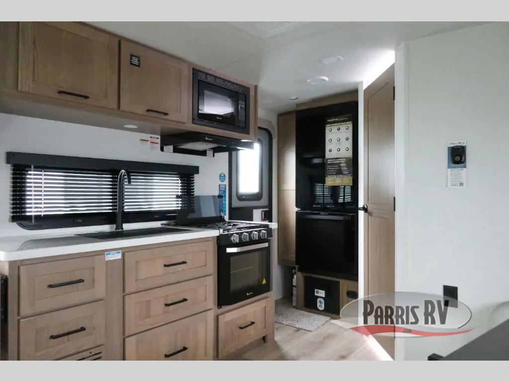 2027 Forest River Rockwood Mini Lite 2109S, Photos photo 12