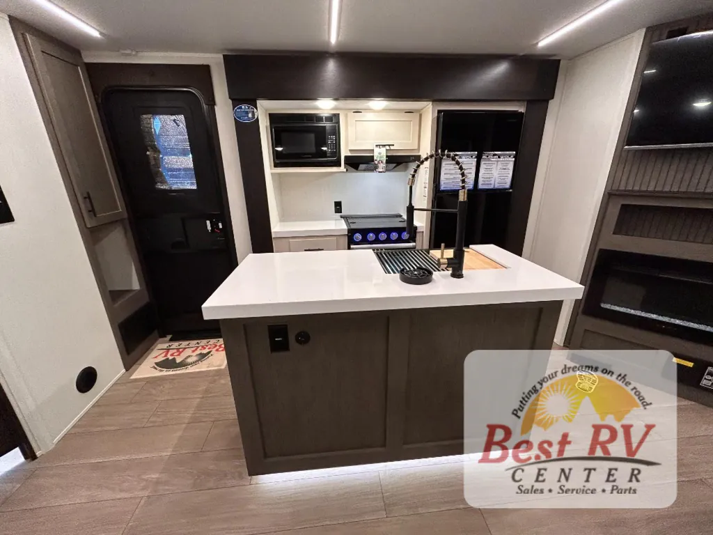 2026 Forest River Cherokee Alpha Wolf 33BH, Photos photo 32