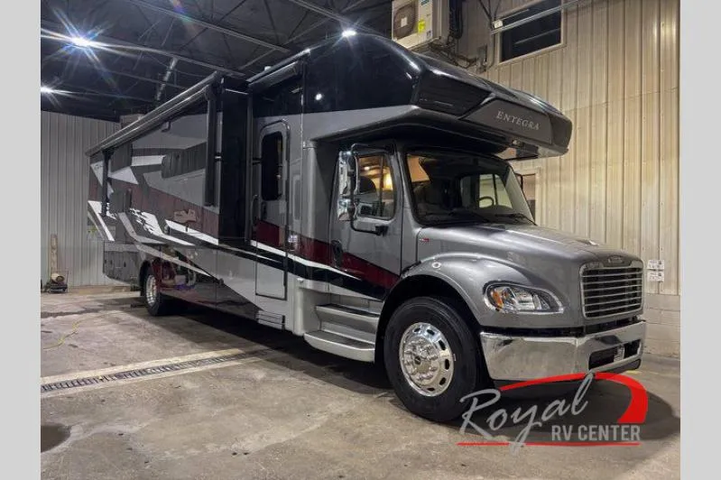 2024 Entegra Coach Accolade XL 37L - Photo 2