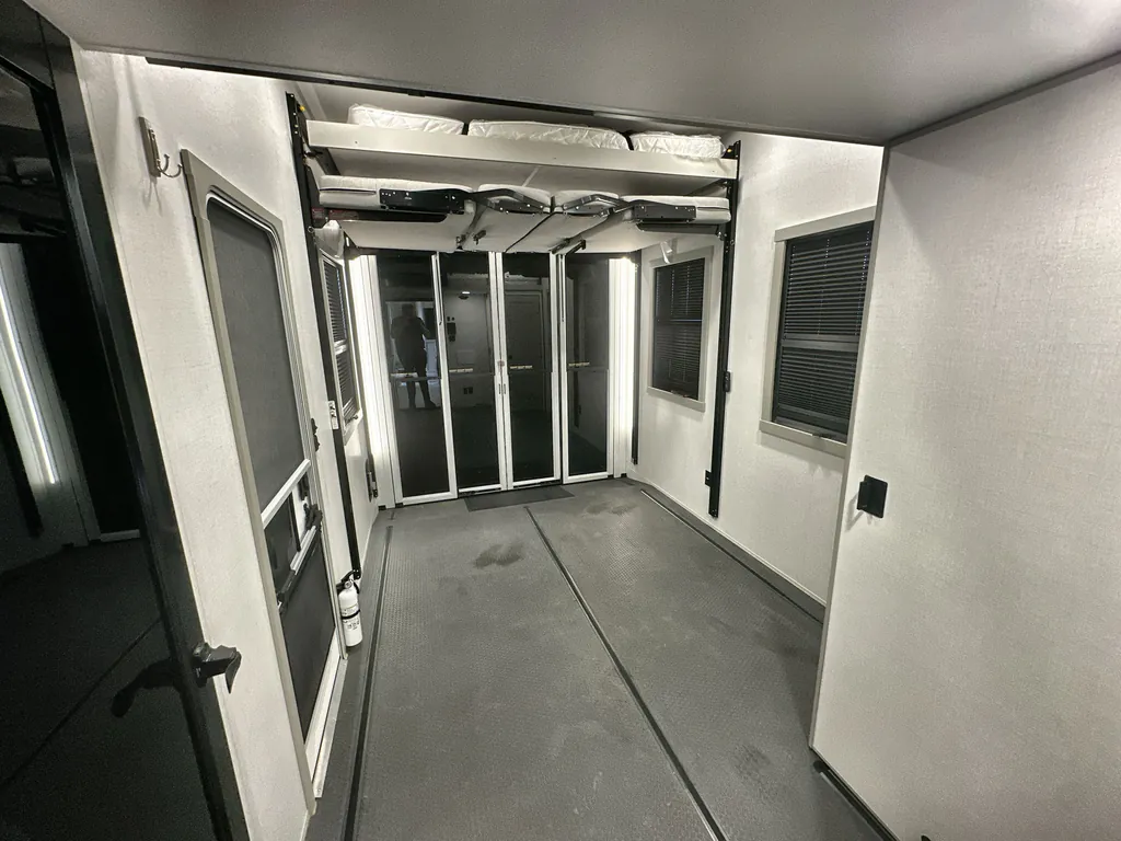 2025 Brinkley Model G 3950, Photos photo 34
