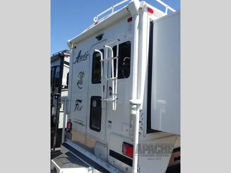 2017 Northwood Arctic Fox Camper 990 - Photo 4