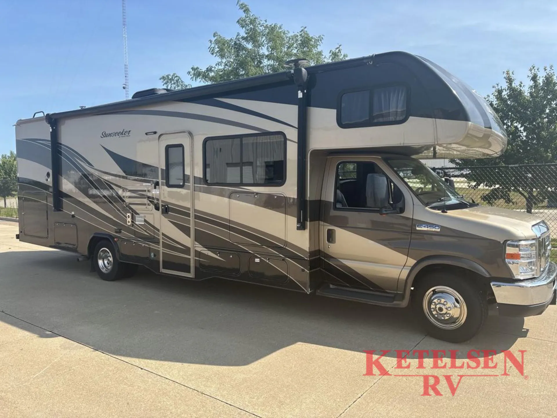 2017 Forest River Sunseeker 3050S - Photo 2
