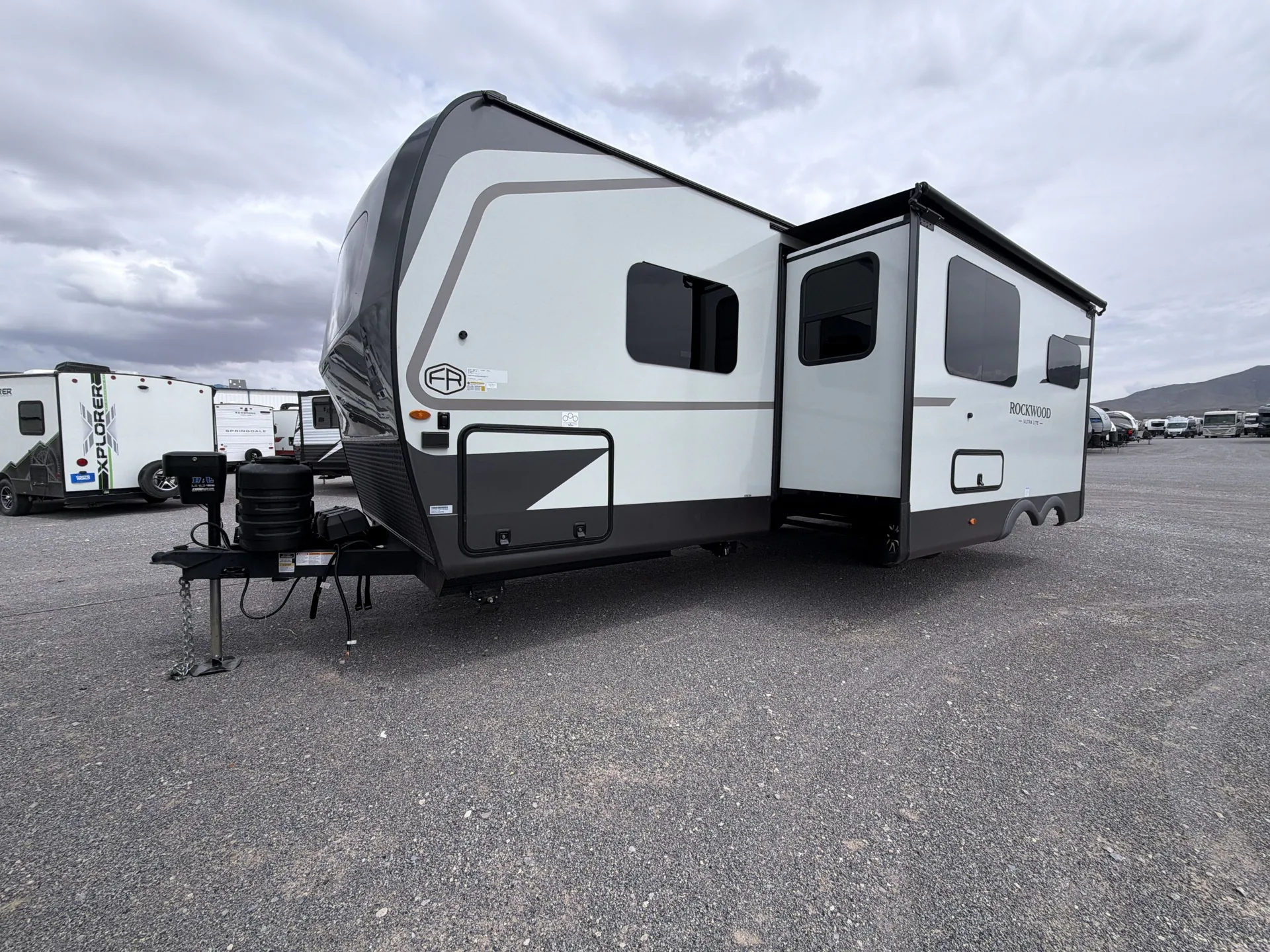 2027 Forest River Rockwood Ultra Lite 2706BH — campside