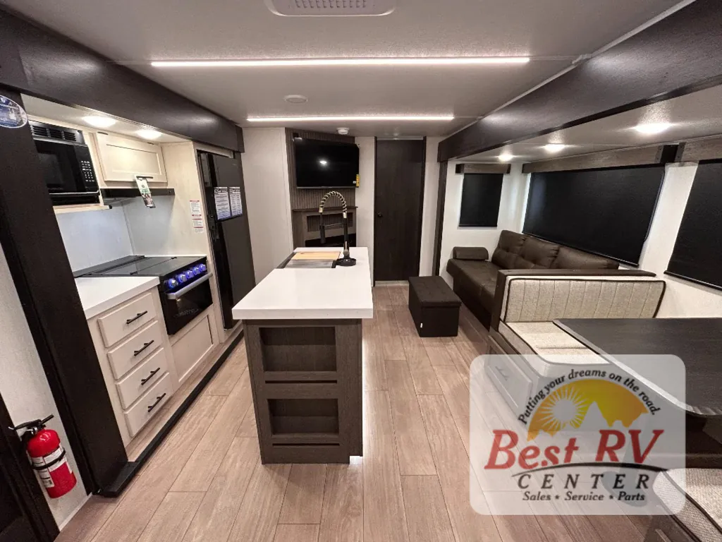 2026 Forest River Cherokee Alpha Wolf 33BH, Photos photo 12