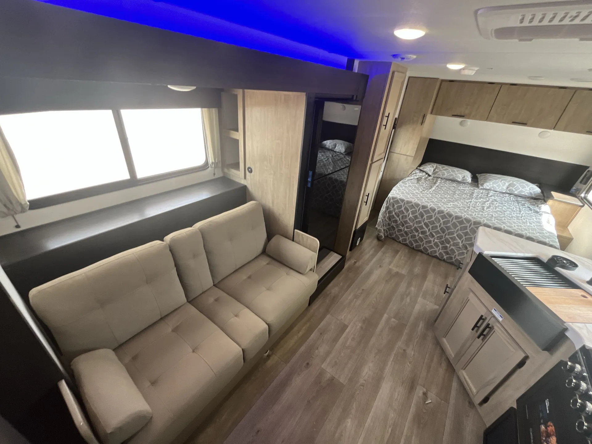 2027 Forest River Cherokee Grey Wolf 21AB — living area main