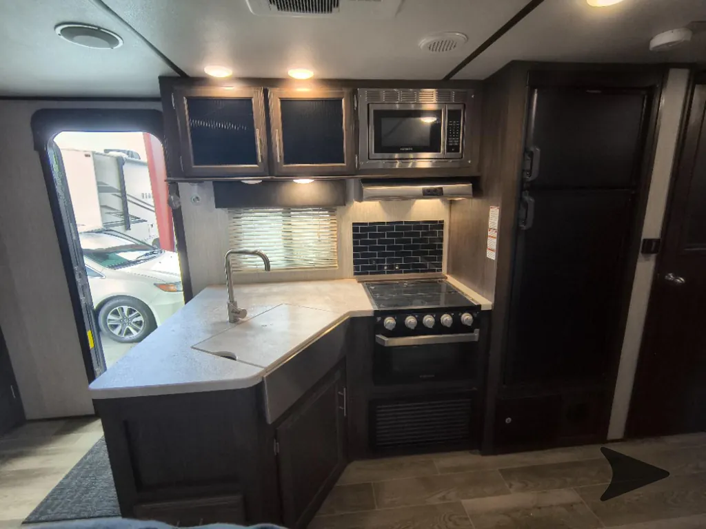2019 Forest River Cherokee Alpha Wolf 26DBH-L, Photos photo 23