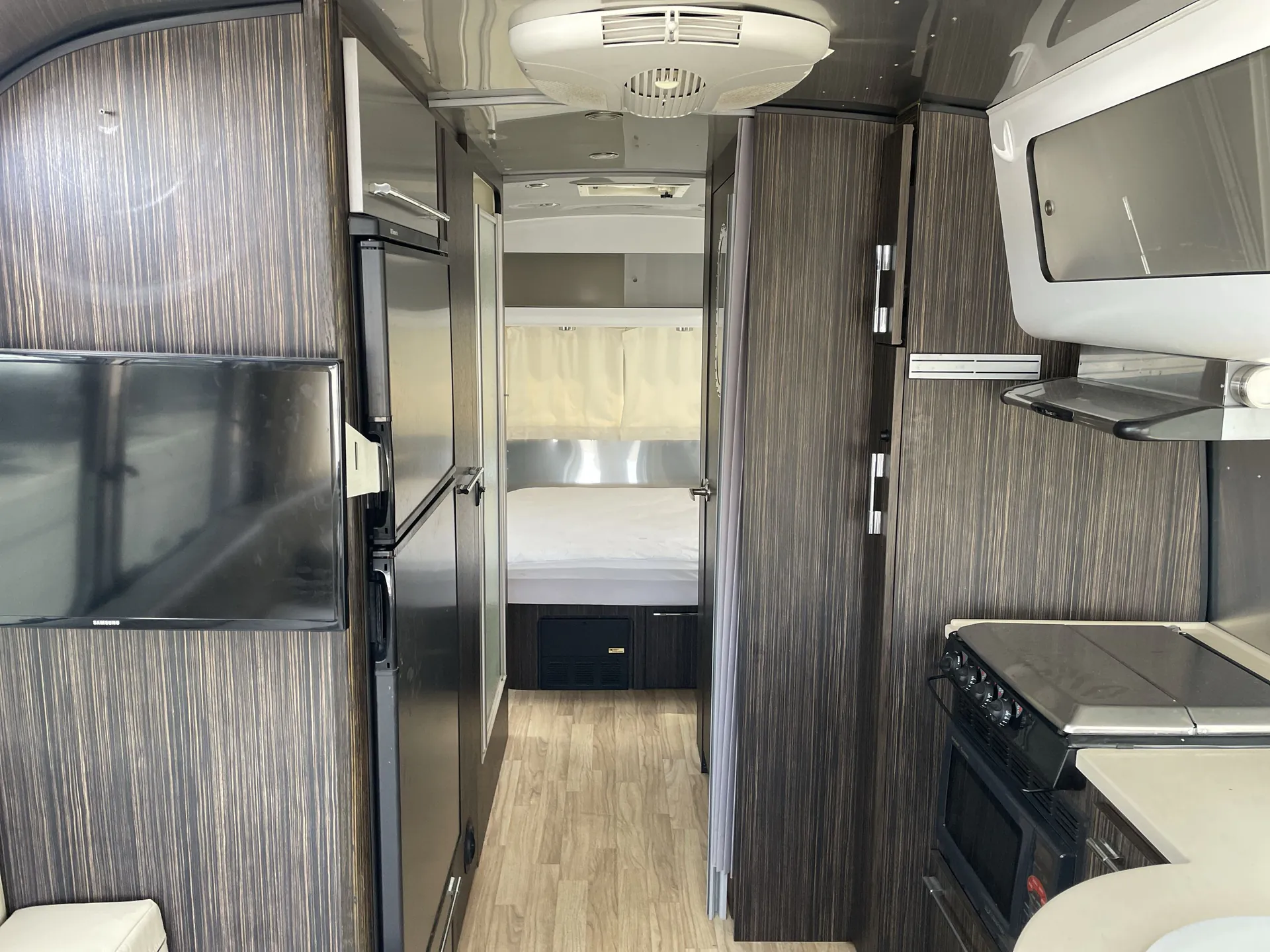 2014 Airstream International Serenity 25FB — living area main