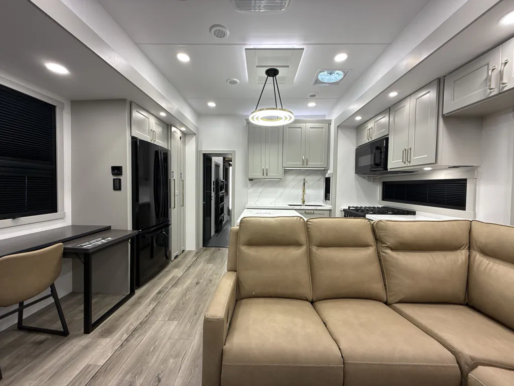 2026 Brinkley Model G 3970, Photos photo 9