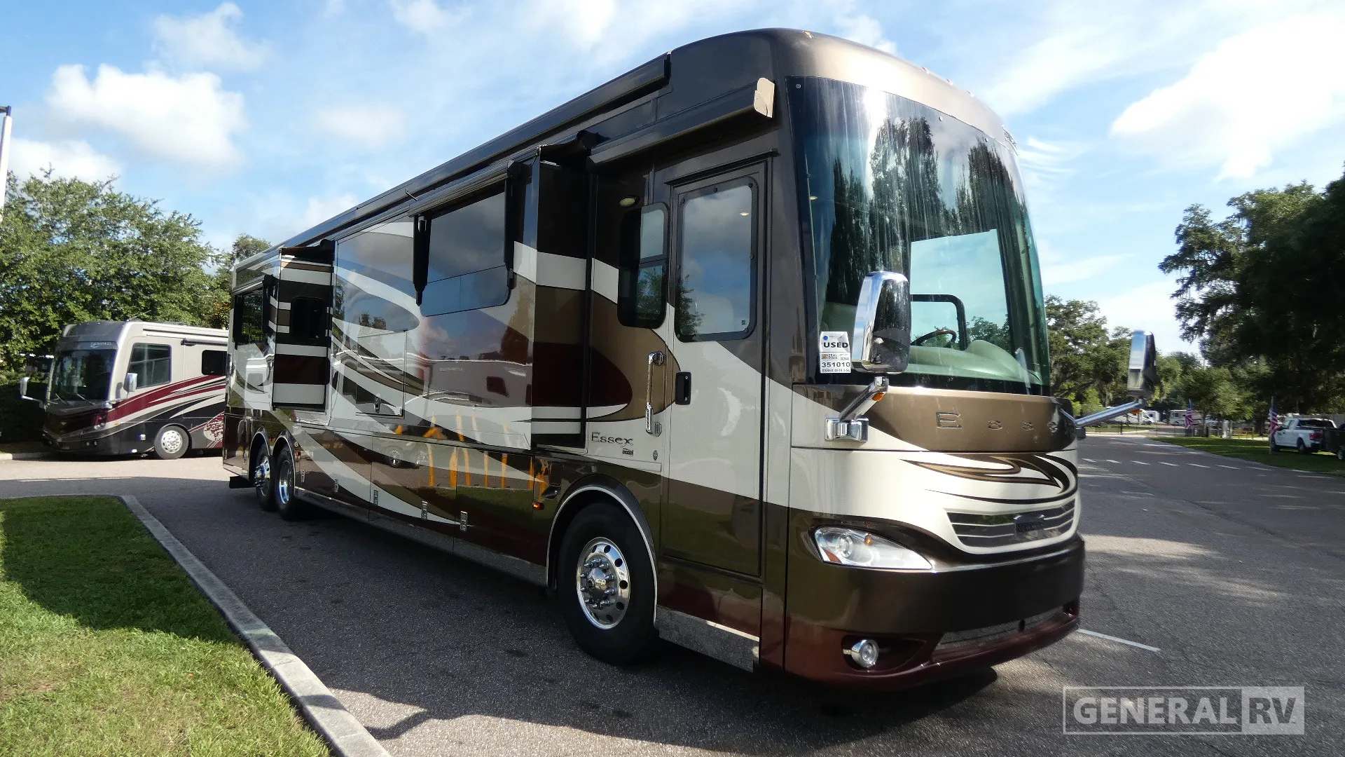 2017 Newmar Essex 4519 - Photo 2