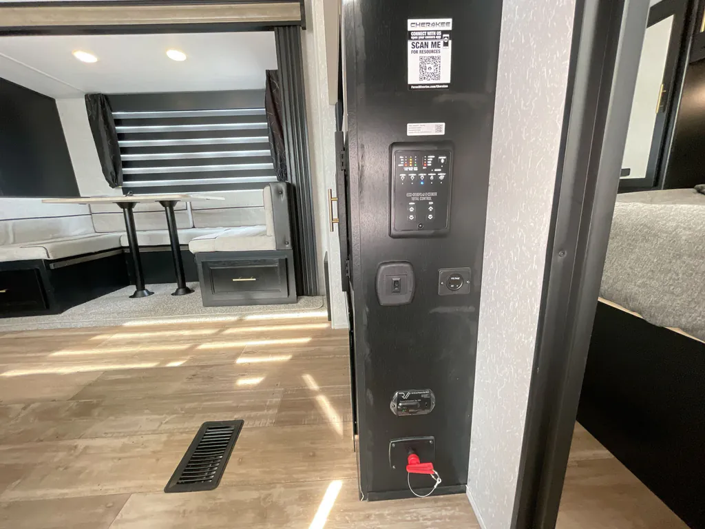 2022 Forest River Cherokee 274BRB, Photos photo 23