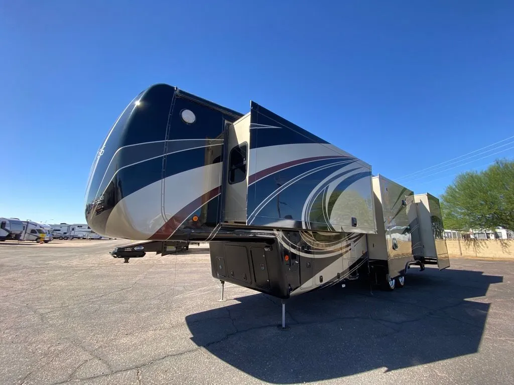 2016 DRV MOBILE SUITES 41RSSB4 - Photo 2