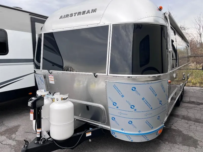 2026 Airstream Flying Cloud 27FB - Photo 4