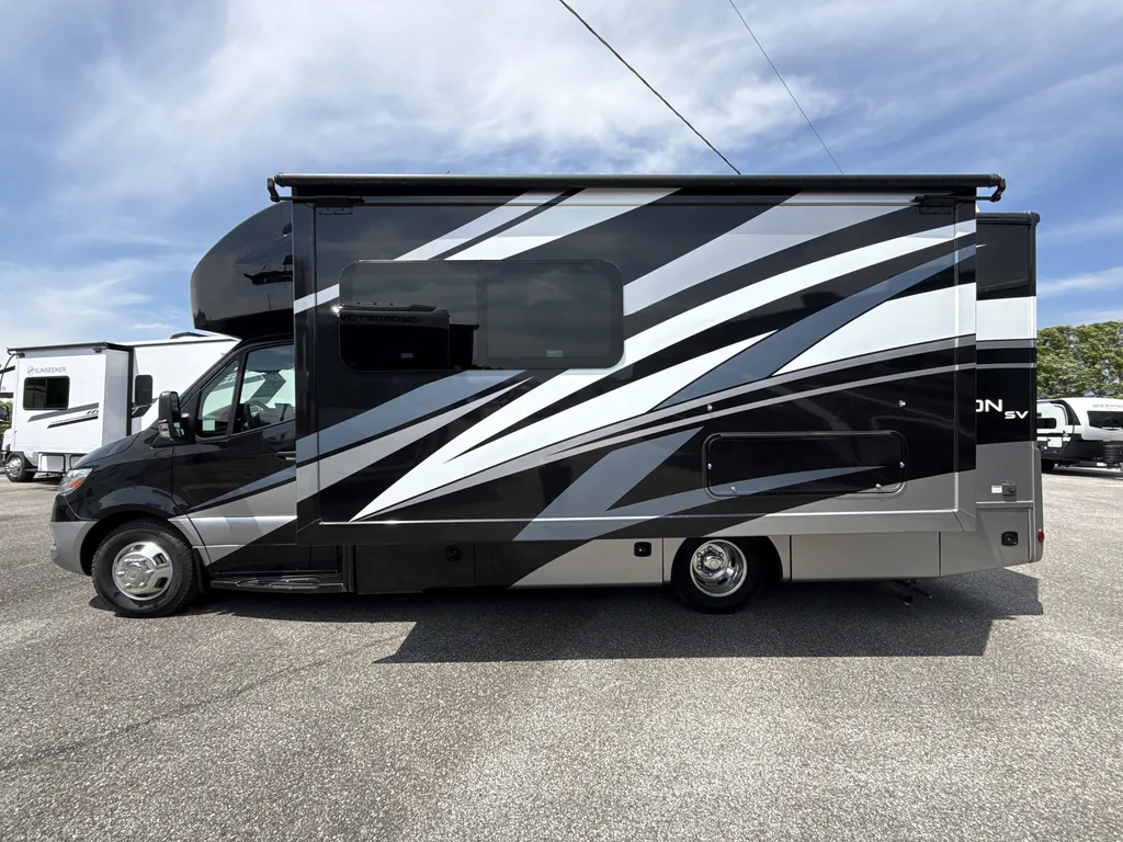2022 Thor Motor Coach Tiburon 24FB, Photos photo 25