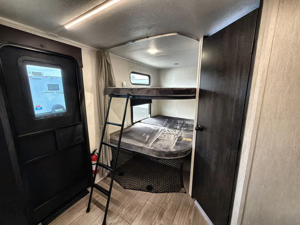 2026 Forest River Alpha Wolf 24TRUNK, Photos photo 6