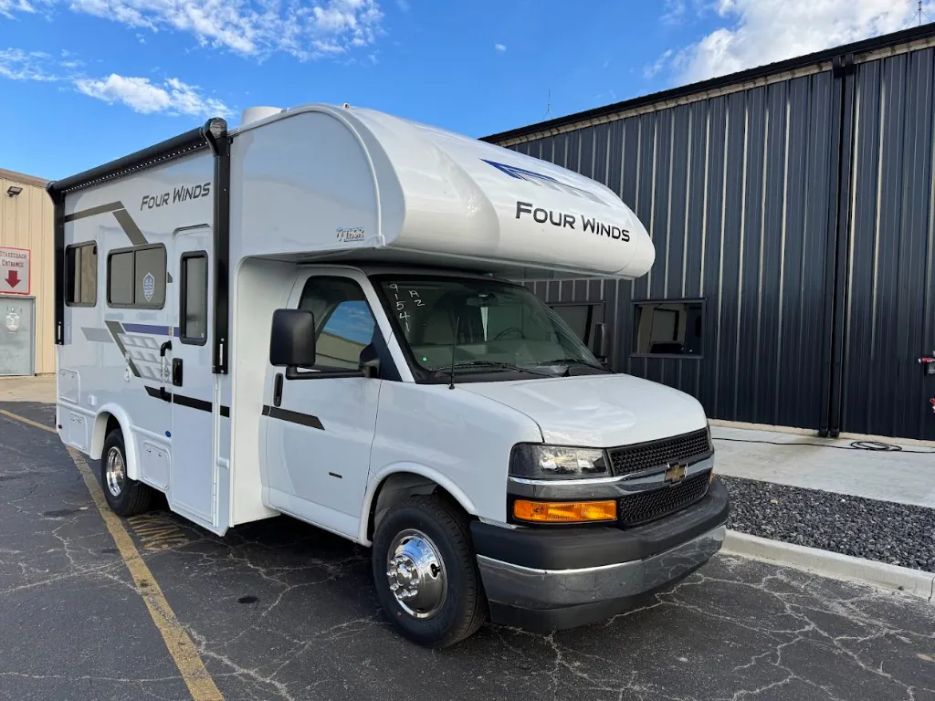 2026 Thor Motor Coach Four Winds 19Z - Photo 4