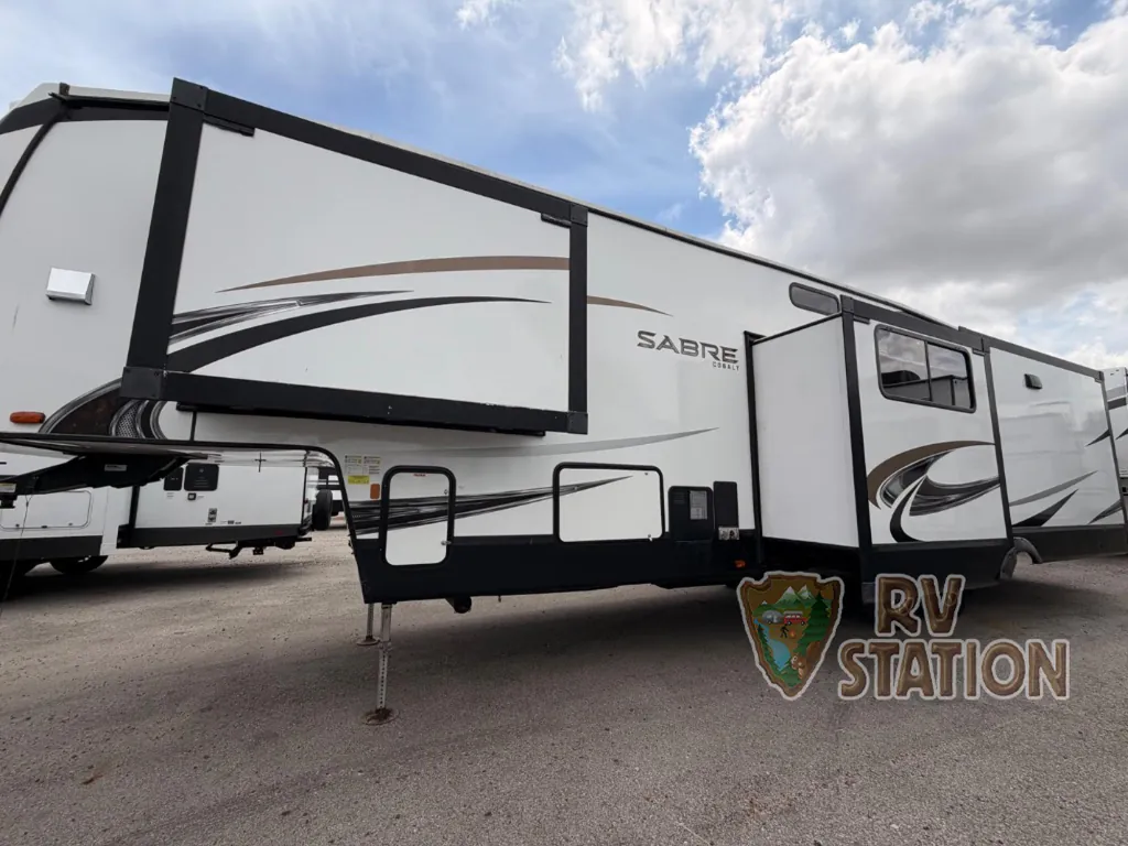 2022 Forest River Sabre 36BHQ, Photos photo 6