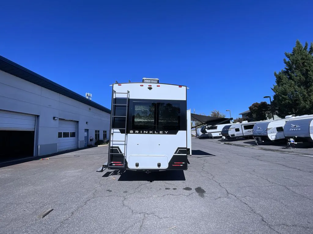 2026 Brinkley Model Z 3515, Photos photo 2