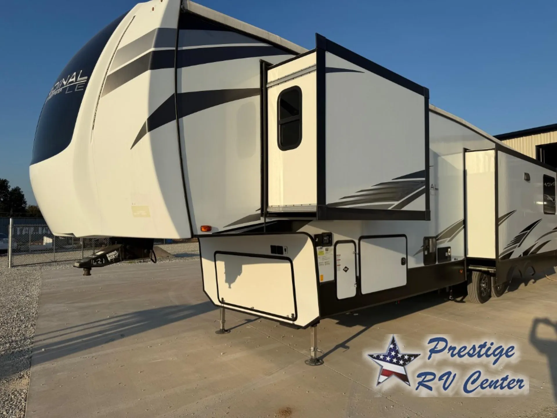 2022 Forest River Cardinal Limited 366DVLE - Photo 4