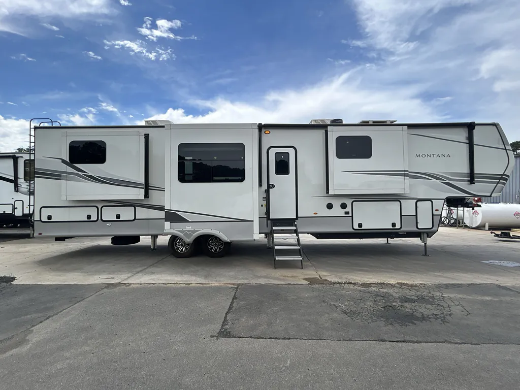2023 Keystone Montana 3901RK, Photos photo 5