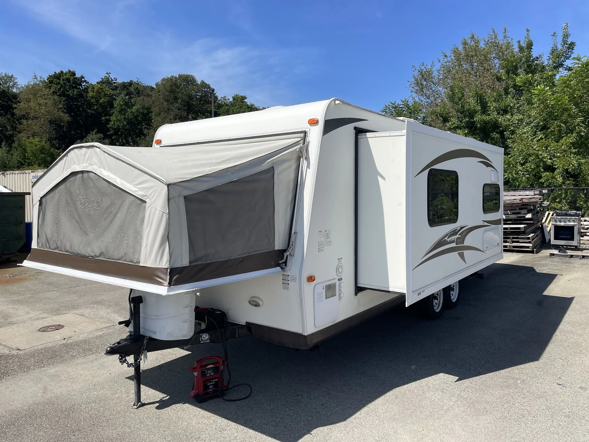 2015 Forest River Rockwood Roo 23SS — off campside