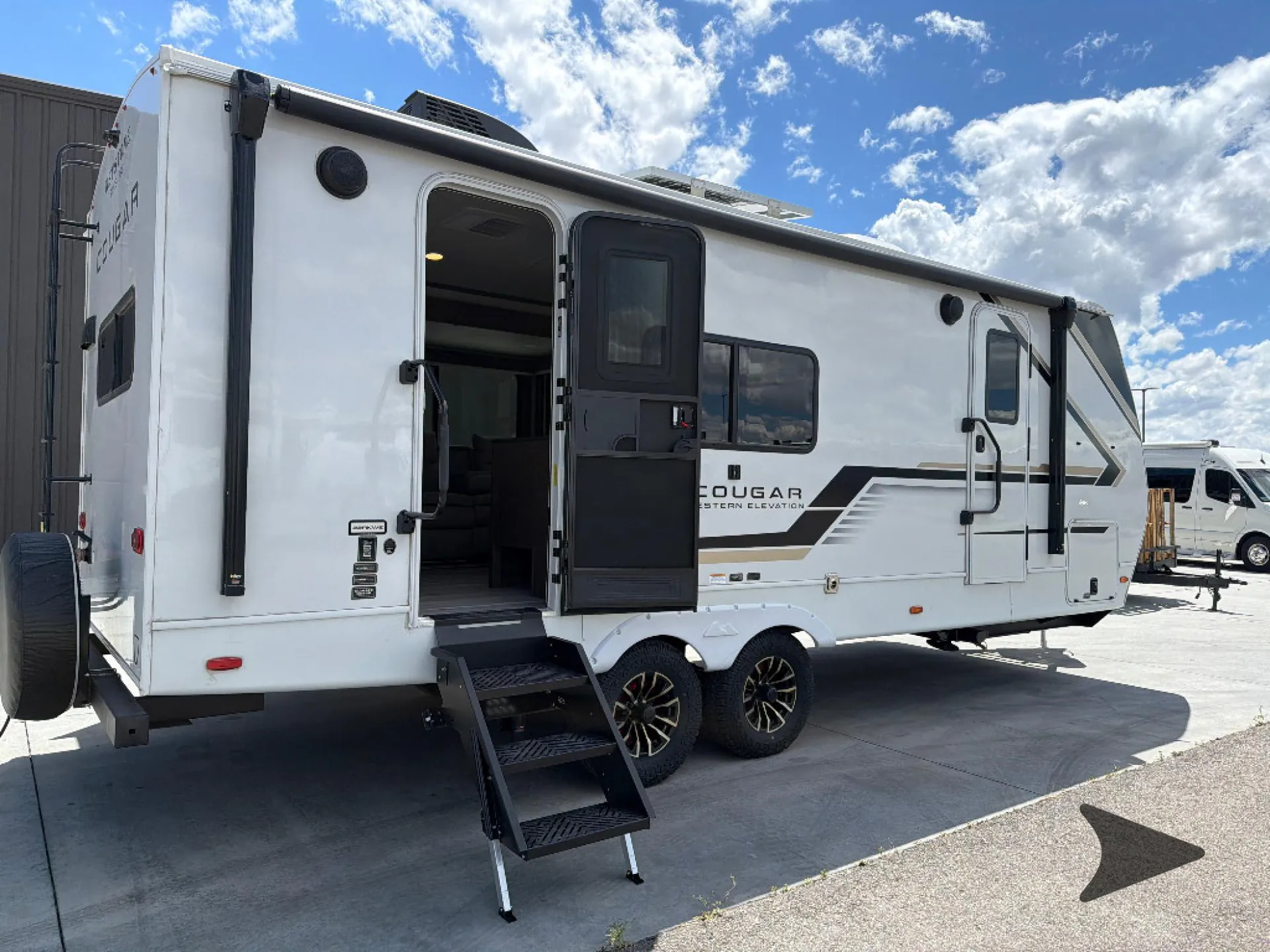 2026 Keystone Cougar Western Elevation 22RKWE dealer photo 3 from Bish's RV
