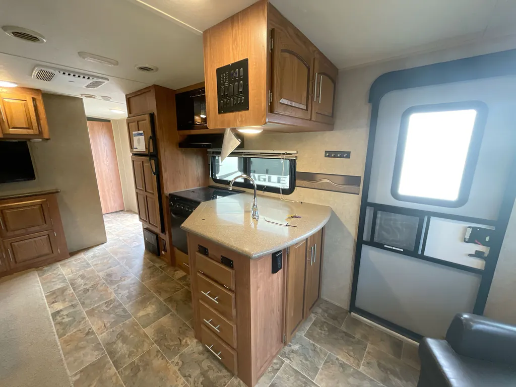 2016 Forest River Rockwood Ultra Lite 2904WS, Photos photo 12